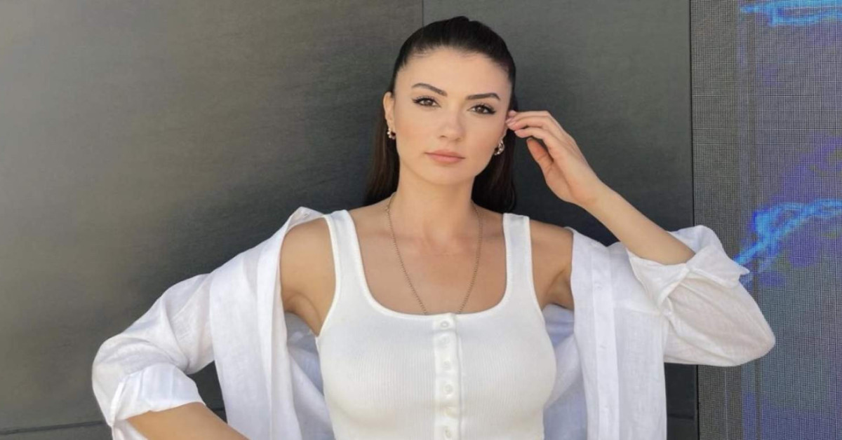 Burcu Özberkten leoparlı bikini pozları Tatiller hep güzeldir Haber365