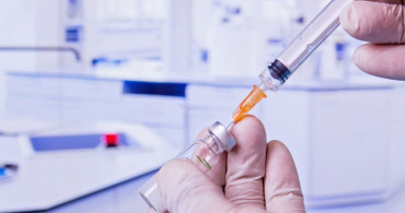 ABD'li Yetkililer Moderna Aşısı İçin ‘Dağıtımı Durdurun’ Çağrısında Bulundu