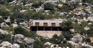 Antalya'da, Salgın Sürecinde Sit Alanına Yapılan Kaçak Villa Mühürlendi