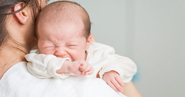 Yeni Doğan Bebekleri Nasıl Tutmak Gerekir?