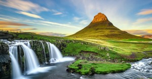 Her Mevsim Başka Bir Güzelliğe Bürünen Kirkjufell Dağı!