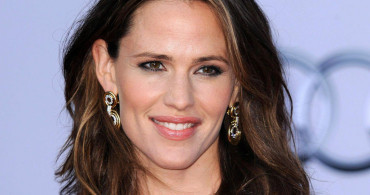 Jennifer Garner'den Maskeli Dans