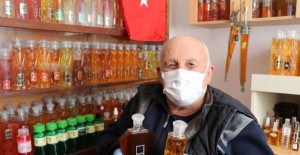 Samsun'da Yaşlı Amca 50 Senede 3 Bin Şişe Kolonya Biriktirdi