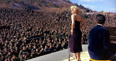 Marilyn Monroe Kore'de Konser Verdi! Tarihten En İlginç Kareler
