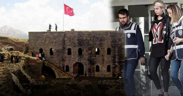 Erzurum'da Tarihi Yapıda Mayolu Poz Veren Kadın Gözaltına Alındı