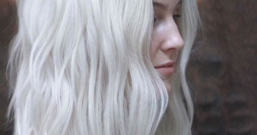 Sarışınlığın Ötesinde: Beyaz Saç Akımı
