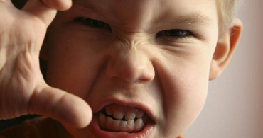 Öfkeli ve Sinirli Çocuğa Sakinleşmeyi Nasıl Öğretiriz?