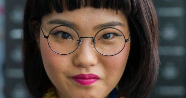 Absürt Yasak! Japonya'da Gözlük Yasağı Kadınları Zorluyor!
