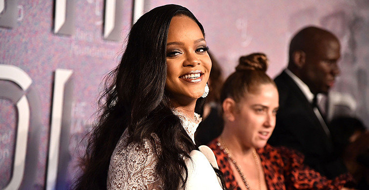 Rihanna'ya Sıra Dışı ve Tam Yetkili Elçilik Görevi