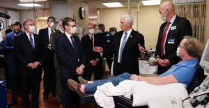 ABD Başkan Yardımcısı Pence, Hastane Ziyaretinde Maske Takmadı