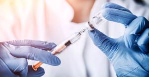 Kovid-19 Aşısı Olan Sağlık Çalışanı 10 Dakikada Fenalaştı
