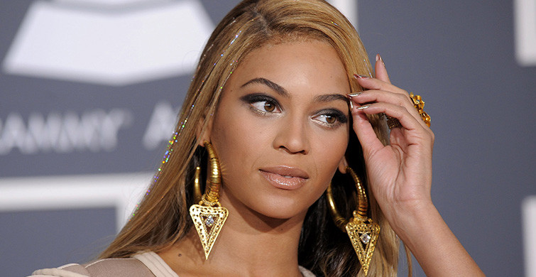 Beyonce Dekolteli Paylaşımıyla Olay Yarattı