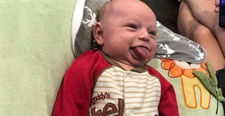 Bebeğin Dilini Görenler Gözlerine İnanamıyor!