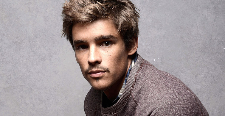 Brenton Thwaites Kimdir? Brenton Thwaites Boyu Kaç, Kilosu Kaç, Aslen Nereli, Sevgilisi Kimdir?