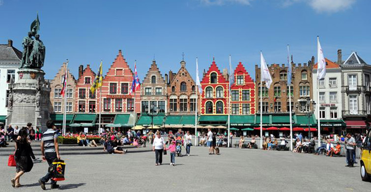 Turistten Bunalan Tarihi Kent: Bruges
