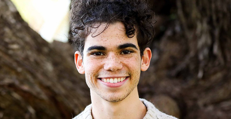 Ölüm Genç Oyuncu Cameron Boyce'u Uykuda Yakaladı