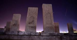 Dünyadaki En Büyük Türk-İslam Mezarlığı: Ahlat Selçuklu Meydan Mezarlığı