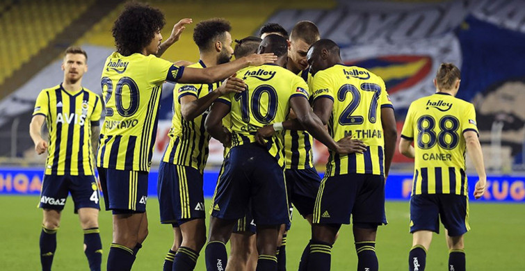 Eski Fenerbahçeli Samatta, Royal Anwerp İle İlk Avrupa Maçında Gol Attı!