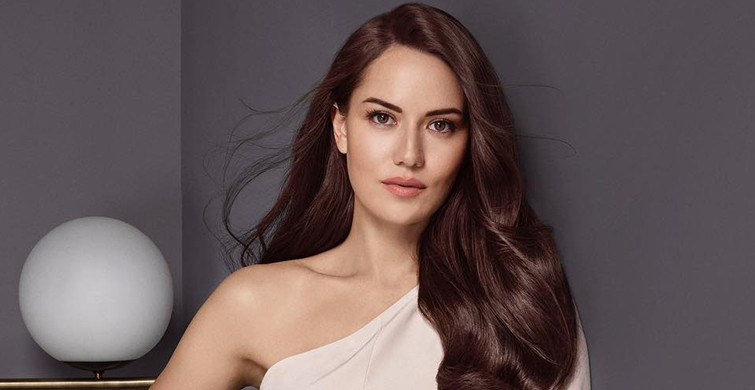 Fahriye Evcen, Burak Özçivit'i Sette Ziyaret Etti