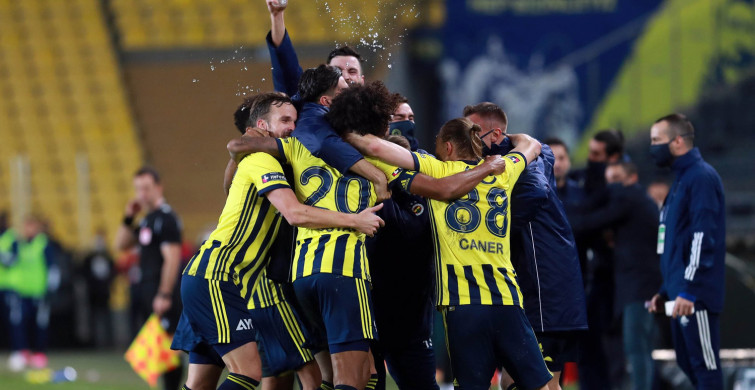 Fenerbahçe Jose Sosa İle Yollarını Ayırıyor!