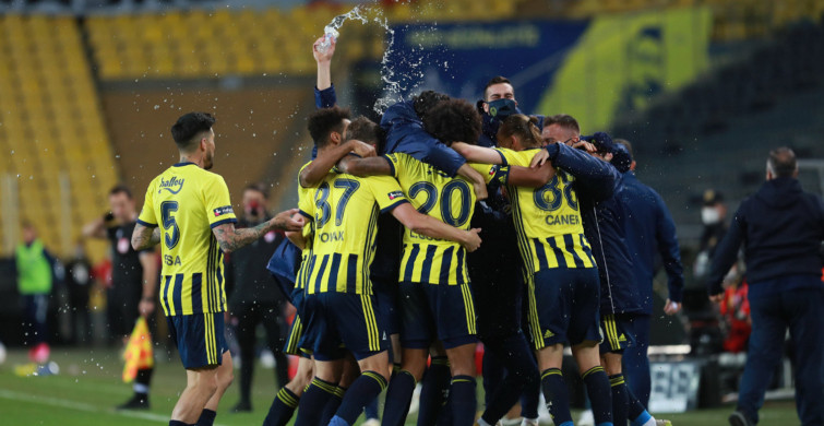 Fenerbahçe'de Caner Erkin ve Sinan Gümüş Kadro Dışı Bırakıldı!