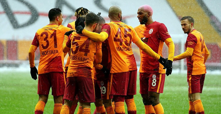 Galatasaray'da Burak Elmas Takımdan Ayrılacak İsimleri Açıkladı!