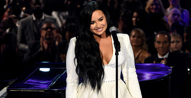 Demi Lovato 2020 Grammy Ödülleri'ne Performansı İle Damga Vurdu
