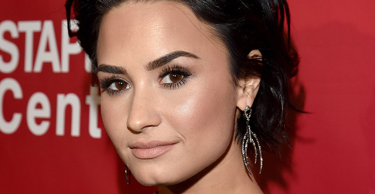 Demi Lovato'nun Özel Fotoğrafları İnternete Sızdırıldı 