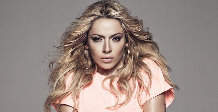 Hadise Özgürlük Yazısıyla Dikkat Çekti