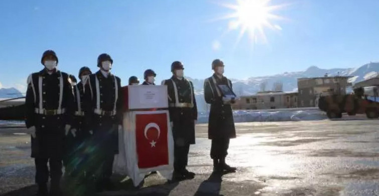 Hakkari'de Şehit Olan Asker İçin Köylüler Kar Kış Demeden Seferber Oldu