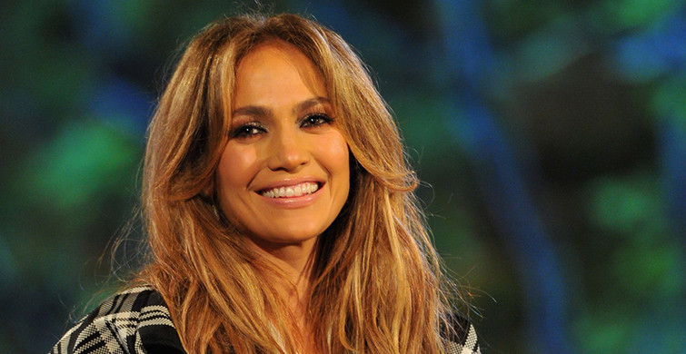 Jennifer Lopez Mayolu Pozuyla Bomba Etkisi Yarattı