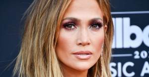 Jennifer Lopez'in Paylaşımındaki Detay Dikkat Çekti