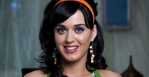 Katy Perry Dezenfektan Kostümü Giydi