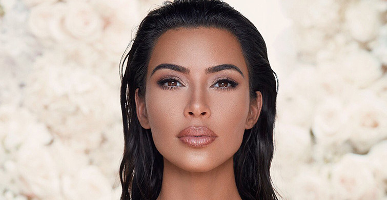 Kim Kardashian, Kızına Taktığı Küpelerle Olay Yarattı