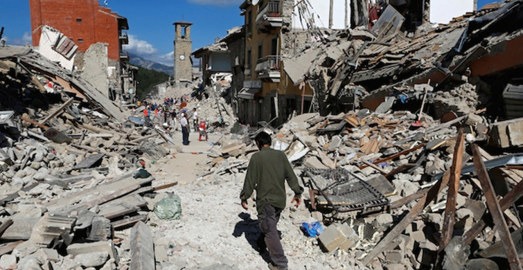 Korkutan deprem! 5.7 şiddetinde sallandılar insanlar sokağa çıktı