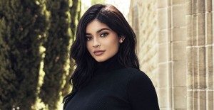 Kylie Jenner'ın Bütün Paylaşımlarına Photoshop Yaptığı Ortaya Çıktı