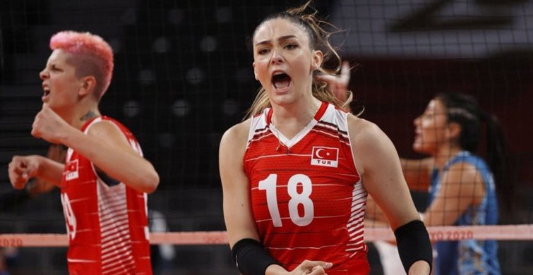 Milli voleybolcu Zehra Güneş ödül töreninde giydiği kıyafetle ağızları açık bıraktı