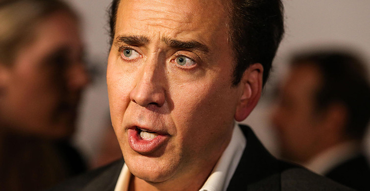 Nicolas Cage Kendi Kobraları Tarafından Saldırıya Uğradı