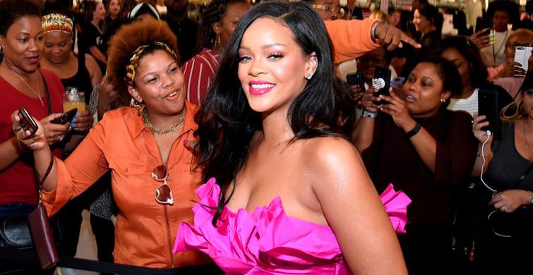 Rihanna'dan Hayranlarına Büyük Sürpriz!