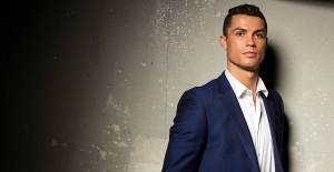 Cristiano Ronaldo Sevgilisine 6 Milyon TL Değerinde Yüzük Aldı 