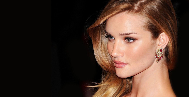 Rosie Huntington - Whiteley Kimdir? Rosie Huntington - Whiteley Boyu Kaç, Kilosu Kaç, Aslen Nereli, Sevgilisi Kimdir?