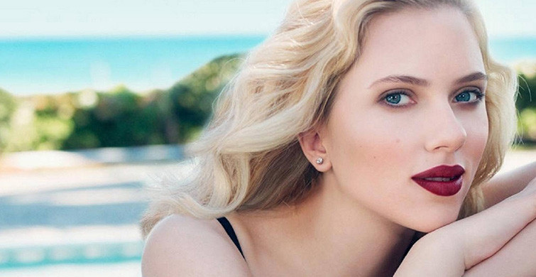  Scarlett Johansson 92. Oscar Töreninden Eli Boş Döndü