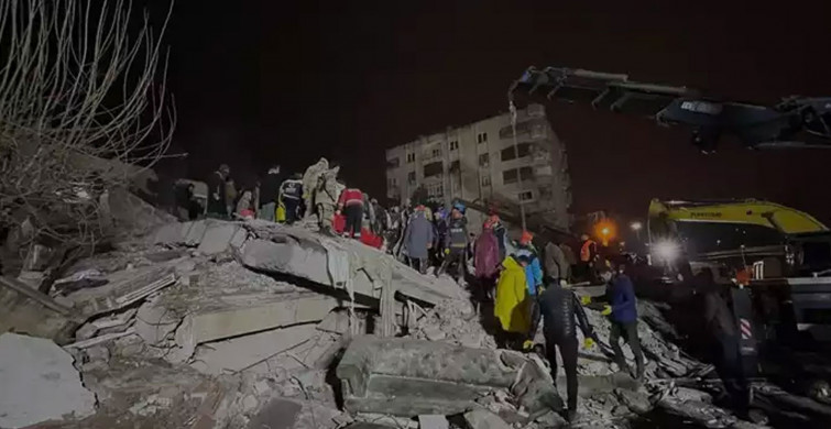 Son dakika! Hatay'da 6.3 büyüklüğünde deprem, yıkılan binalar var