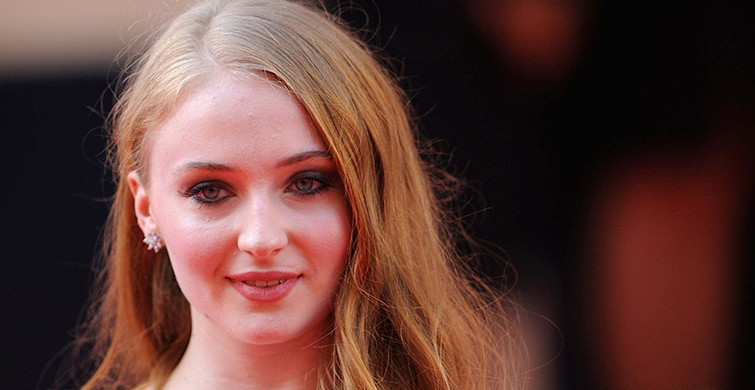 Sophie Turner Fotoğrafları - Sophie Turner Resimleri