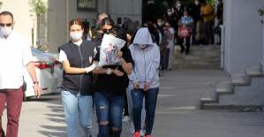 Aynı Evde İlişkiye Giren 60 Kişiyi Gören Polisler, Neye Uğradığını Şaşırdı!