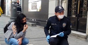 Sosyal Mesafe Kuralına Uymayan Turistler Taksim'de Gazetecilere Saldırdı