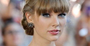Taylor Swift Coronavirüs Nedeniyle İşini Kaybedenlere Yardım Eli Uzattı