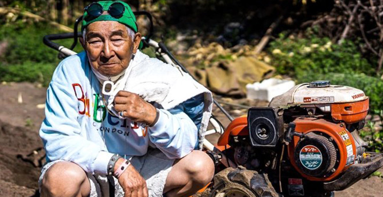 84 Yaşındaki Japon Fenomen Sosyal Medyayı Salladı
