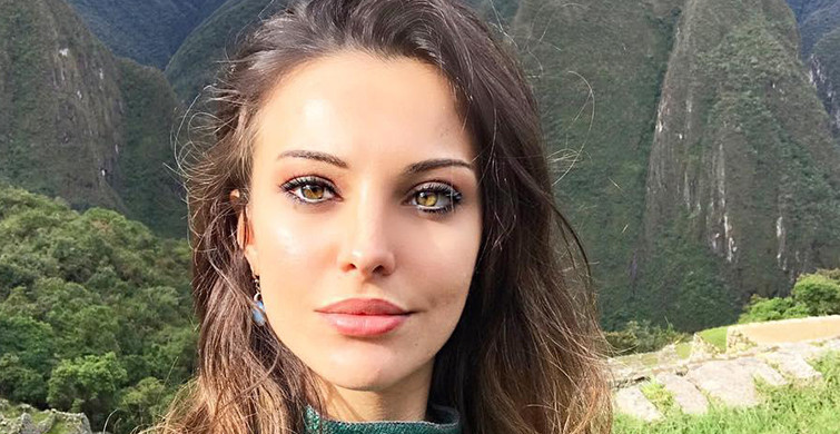 Tuvana Türkay Bikinili Pozuyla Sosyal Medyayı Salladı