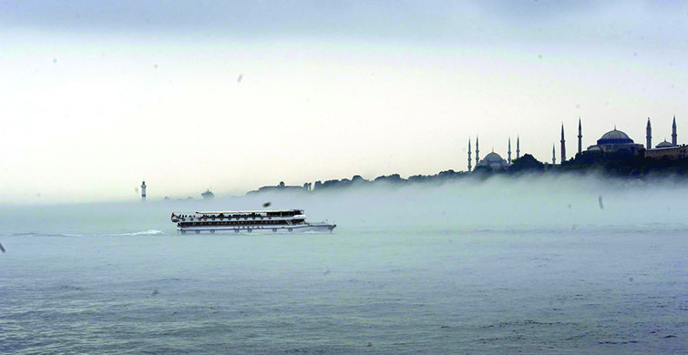 İstanbul'da Etkili Olan Sis Kartpostallık Görüntüler Ortaya Çıkardı